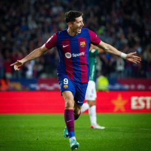 Robert Lewandowski Instagram - ⚽️⚽️

Win for @fcbarcelona