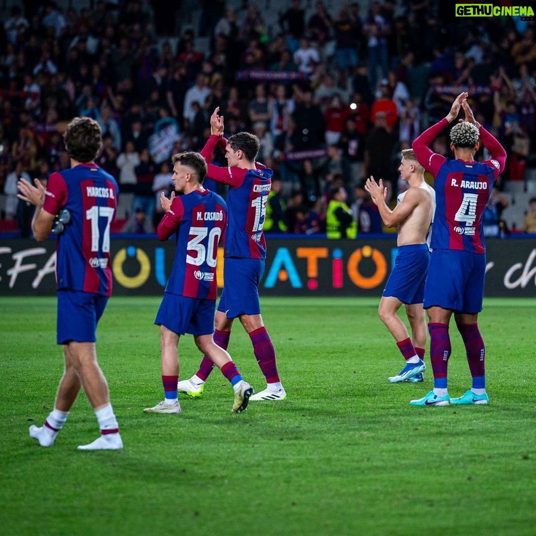Robert Lewandowski Instagram - One step closer! Well done team! 💪🏻 @fcbarcelona