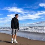Robert Lewandowski Instagram - Dose of vitamin sea on Friday 🌊🌞