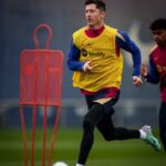Robert Lewandowski Instagram - Friday 😜 Viernes 😜 @fcbarcelona
