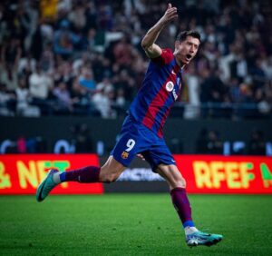 Robert Lewandowski Instagram - Not an acceptable outcome tonight. Sincerest apologies to all the @fcbarcelona fans.

No es un resultado aceptable. Las más sinceras disculpas a todos los culers. @fcbarcelona