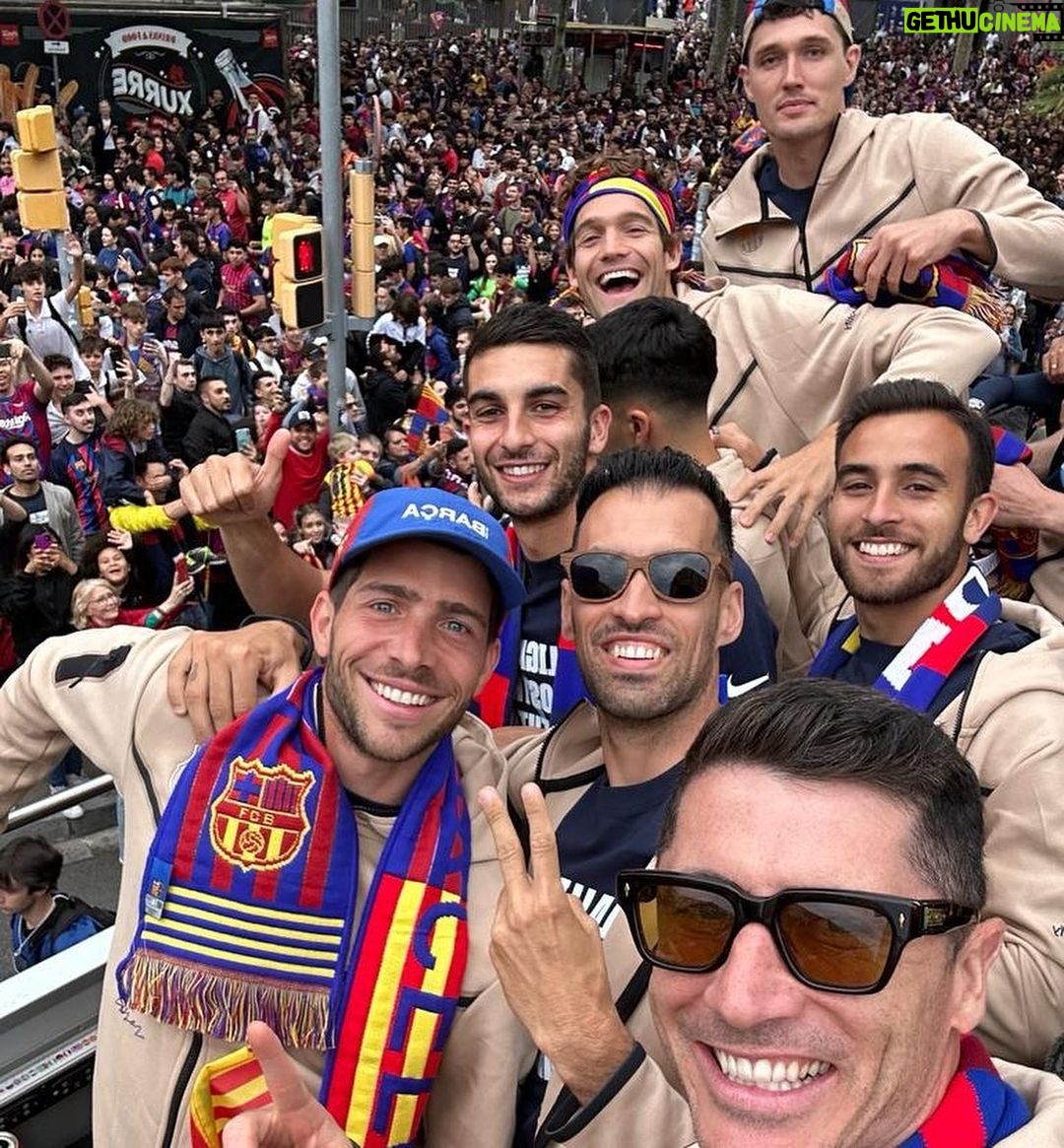 Robert Lewandowski Instagram - Ending the year with gratitude! Farewell 2023!