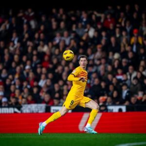 Robert Lewandowski Instagram - 1 point tonight is such a disappointment, but we’re working hard to get back on the right track, and we will do it. 🔵🔴
@fcbarcelona 

Este punto nos sabe a poco, pero seguiremos trabajando duro para volver donde este equipo se merece. Y lo vamos a hacer. 🔵🔴
@fcbarcelona