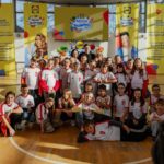 Robert Lewandowski Instagram - Coż to było za spotkanie! Szkoły Pełne Talentów @lidlpolska To dzięki tej akcji razem spełniamy marzenia polskich uczniów oraz pomagamy im rozwinąć ich talenty! Trzymam za was kciuki– wierzę, że zdobędziecie to, o czym marzycie 💪🏻 @lidlpolska #szkolypelnetalentow #reklama