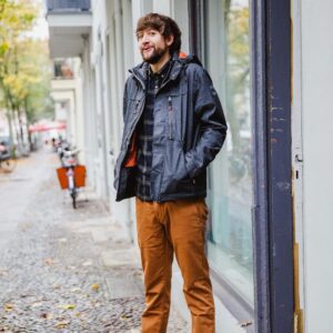 Robin Blase Instagram - #Werbung Nach YouTube, TikTok, LinkedInfluencer erobere ich heute eine neue Front des Internets: Ich bin der neue Star am Fashion-Influencer Himmel! Was kommt als Nächstes? OnlyFans?
Wenn ihr auch so sexy modisch sein wollt, weil ich euch influence: Meine Kleidung kommt von @outfittery - Link dazu ist in der Bio und mit dem Code ROB25 kriegt ihr 25% Rabatt. #Outfittery #Styleyourway #outfitinspiration #outfitoftheday #fashionblogger #fashion 
📸 @johannawittig