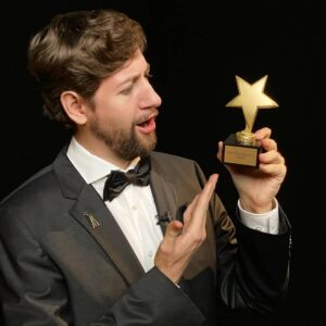 Robin Blase Instagram - Da ist das Ding! Der Anti-Webvideopreis 2020, dieses Jahr mit offiziellen Trophäen! Die schlechtesten Videos 2020 - jetzt online, Link in der Bio!