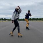 Robin Blase Instagram - Instagram-Sensation @oumi_janta bringt mir #Jamskating bei. Nächste Woche bei @followme.reports. 500k Follower in ein paar Tagen krieg ich dann bestimmt auch hin. Schaut vorbei! #jamskate #rollerskate #rollerskating #summer