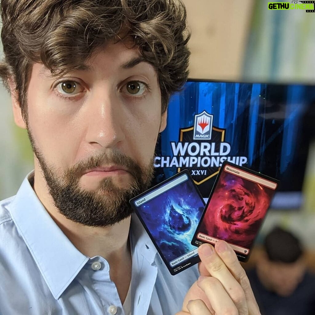 Robin Blase Instagram - #Werbung Wir sind jetzt live auf twitch.tv/splatterman mit dem Finale der Magic: The Gathering Weltmeisterschat! #MTGworlds