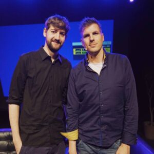Robin Blase Instagram - Finaler Termin bei #LästerschwesternLive - im Hintergrund wird der Beamer noch aufgebaut. Gleich gehts los - war ne mega Tour!
