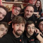 Robin Blase Instagram - Ab 20:00 sind wir live mit #lootfürdiewelt6 auf meinem YouTube Kanal & auf den Kanälen von @lefloid, @doktor_froid & @spacefrogs Ziel dieses Jahr: Die Million vollmachen! #lfdw6