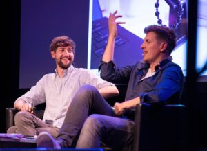 Robin Blase Instagram - Langsam erhol ich mich von 6 Tagen Liveauftritten am Stück. Danke noch mal an alle, die schon dabei waren. Und an @hainda - hat echt Spaß gemacht mit dir - freu mich schon auf Berlin und Wien
Foto: Moritz Hedrich @moritz_photo_official