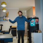 Robin Blase Instagram – Letzte Woche war die erste Woche in DREI MONATEN in der ich normal gearbeitet habe – denn die Kita hatte wieder offen. 

Hier seht ihr mich glücklich zurück im @richtig__cool Büro – habe bequeme Stühle und höhenverstellbare Tische offensichtlich sehr vermisst im Homeoffice. Hab sogar ein Video für meinen Kanal gedreht – kommt nächste Woche! 😮

Ich habe es sehr genossen, damit ich zumindest etwas geschafft habe, bevor dann nächste Woche der nächste Lockdown angekündigt wird 😷

Immer positiv bleiben und die Momente genießen, in denen man endlich wieder richtig was ausdrucken kann!

📸 @johannawittig