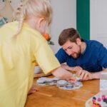 Robin Blase Instagram - Werbung - Ich will seit Ewigkeiten so eine #GraviTrax Kugelbahn. Jetzt hat mir @ravensburgerde GraviTrax THE GAME geschickt. Meine Tochter und ich lieben Brettspiele und das ist der perfekte Einstieg. Man lößt immer komplexer werdende Rätsel – Ziel ist es immer den richtigen Weg für die Kugel ins Ziel zu finden mit den Bauteilen die man hat. In meiner Story seht ihr gerade, wie das genau funktioniert. Es gibt drei Ausgaben – Flow, Course und Impact. Jede hat einen anderen Fokus und jeweils 30 Aufgabenkarten. Schreibt man in die Kommentare, welche ihr gerne hättet – Ravensburger verloßt von jeder einer. Teilnahmebedingungen findet ihr in der Bio. https://bit.ly/ravensburger-gewinnspiel-tnb #GraviTraxTHEGAME #GravitraxTheGame30