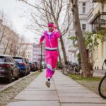 Robin Blase Instagram – #Werbung Ich trage beim Training immer geile Outfits damit die Leute nicht eingeschüchtert sind von meinen monströs großen Muskeln.
Dafür sind sie dann eingeschüchtert von meinem Style. Was ich da mache, werde ich oft gefragt. AeROBic natürlich. Die beste Sportart. 
Dafür braucht man gute Musik. Und die kommt aus meinen EAH-AZ60 True Wireless In-Ear Kopfhörern von @technics_global . High-End Audioqualität wenn ich Pump Up The Jam auf Repeat höhre.
#technics #panasonic #panasonicdeutschland #az60 @panasonic_de