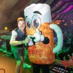 Robin Leutner Instagram - Es ist heute wieder soweit 😍 Willy und Ich heute Abend wieder Zuhause im @wasenwirt 😍 Wer ist am Start? 😍 #wasen #volksfest #djrobin #wasenwirt #layla #bumsbar #party #heimat #stuttgart