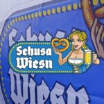 Robin Leutner Instagram - Was war denn da los, Seesen? Der erste Sehusa-Wiesn Tag ist nun vorbei und wir wissen gar nicht was wir sagen sollen. Danke an alle Unterstützer, danke an alle Gäste. Ohne Euch wäre es gestern nicht so wahnsinnig geil geworden. Hier nur ein kurzer Videoausschnitt, weitere Fotos folgen ganz sicher… Wer Die Partyhirschen und Honk! heute live erleben möchte, hat noch die Möglichkeit sich Tickets über Eventim oder an der Abendkasse zu erwerben. Heute gehen wir in die zweite Runde... nutzt unser kostenloses Shuttle 🥳 so muss keiner fahren! Bis später Euer Sehusa-Wiesn Team! #sehusawiesn #djrobin #diepartyhirschen #tag1 #oktoberfest #wiegeilwardasdenn Seesen, Germany