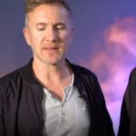 Robin Leutner Instagram - Erst Puffmama,  jetzt Castingshow-Bühne! Ballermannsänger Patrik Schmittinger spielte die "Layla" im Musikvideo zum gleichnamigen Sommerhit 2022. Nicht nur der Song von DJ Robin und Schürze hat für Aufsehen gesorgt, sondern auch Schmittingers Performance im Video. Die hatte für ihn negative Folgen ... Bei „The Voice“ kämpft Schmittinger ab dem 02.11. nun im Team Giovanni in den Battles um den Castingshow-Titel. ✌🏼 . . . #swr #swrschlager #layla #djrobin #schuerze #ballermann #mallesongs #musikvideo #skandal #thevoiceofgermany #giovannizarrella #patrikschmittinger