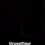 Robin Leutner Instagram - Wer hat da vergessen die defekte Lampe im Backstage auszutauschen? 😂😂 #djrobin #layla #geisterbahn #bumsbar #defekt