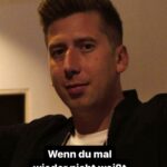 Robin Leutner Instagram - Manchmal sind es einfach zu viele Namen 😂😂 Wem würde es genauso gehen? 😅 #djrobin #verwirrt #tour #layla #bumsbar #hotel #mallorca #party #oktoberfest #summerfieldbooking