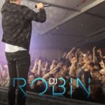Robin Leutner Instagram - Meckbach was geht? 🙏🎉😍 Danke für den geilen Abend bei euch! ❤️ Weiter gehts nach Aachen🙏 #djrobin #layla #bumsbar #party #meckbach #kirmes #summerfieldbooking