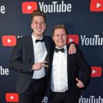 Robin Leutner Instagram - Danke @youtubemusic für die Einladung zum YouTube Music Award Dinner im @grill_royal 🙏 3 mal Nominiert gewesen für: den Besten Song, Beste Songwriter und Beste Producer🙏 Es ist und bleibt völlig surreal was wir mit euch erleben dürfen 🥹 Danke ❤️ #djrobin #schürze #layla #bumsbar #youtube #youtubemusic #award #berlin #grillroyal #party #dankbar #mallorca #friends #summerfieldbooking #summerfieldfamily GRILL ROYAL