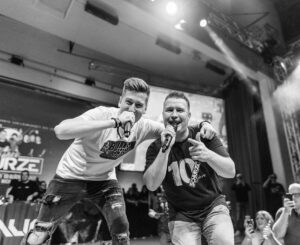 Robin Leutner Instagram - Happy Freitag euch allen 🎉🎉
Für mich geht’s jetzt in die letzten 2 Termine des Jahres🙏
Heute im @cocomoulm und morgen in der @buntweberei 🎉
Ich freu mich auf euch! 🙏😍
#last #weekend #2023 #djrobin #party #layla #bumsbar #rapunzel #mallorca #ulm #eislingen