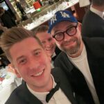 Robin Leutner Instagram - Danke @youtubemusic für die Einladung zum YouTube Music Award Dinner im @grill_royal 🙏 3 mal Nominiert gewesen für: den Besten Song, Beste Songwriter und Beste Producer🙏 Es ist und bleibt völlig surreal was wir mit euch erleben dürfen 🥹 Danke ❤️ #djrobin #schürze #layla #bumsbar #youtube #youtubemusic #award #berlin #grillroyal #party #dankbar #mallorca #friends #summerfieldbooking #summerfieldfamily GRILL ROYAL