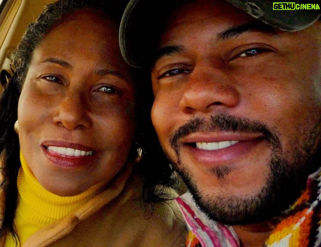 Rockmond Dunbar Instagram - Happy to say, with all the hurt, pain and suffering.... We always find a way to forgive and move forward with love....My mother and I decided to press the reset button on our relationship today”... Never give up on your mother, love will find a way. I love you mom...“CALL YOUR MOTHER TODAY!!!” #motherandson #noregrets #💪🏾❤️👍🏾