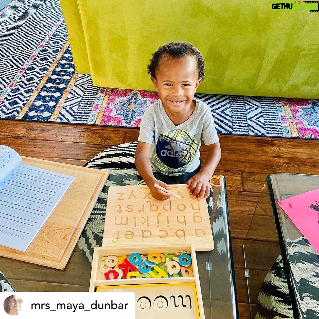 Rockmond Dunbar Instagram - Let it begin! “The Black Box Academy for Free Thinkers” #blackhomeschoolers #blackhomeschooling #blackhomeschool365 #blackhomeschoolmom #blackhomeschooling #blackhistory365 #blackhistoryisamericanhistory #blackhistoryeveryday #blackhomeschoolfamilies