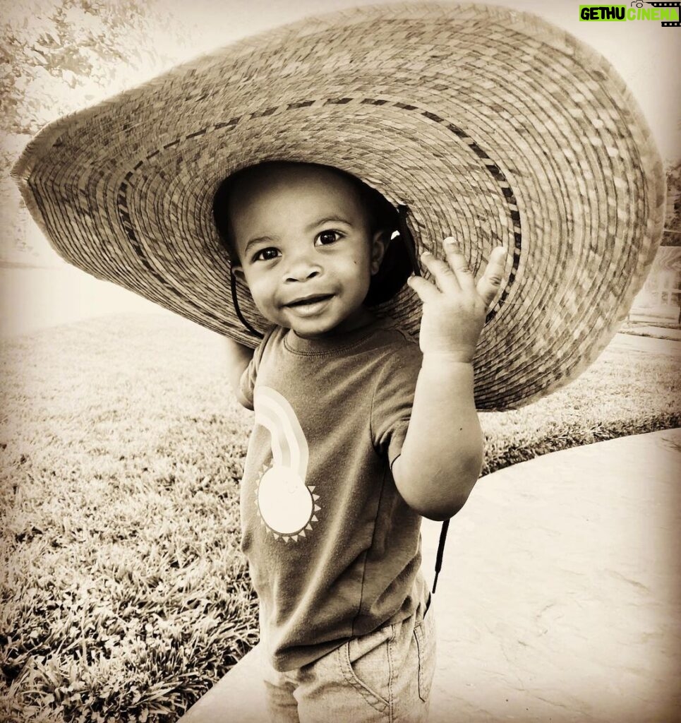Rockmond Dunbar Instagram - Sultan Mosiah Dao Dunbar. 15 months ... Growing into his crown. #myson #babyboy #king #blackhomeschooling #blackandwhite #rise