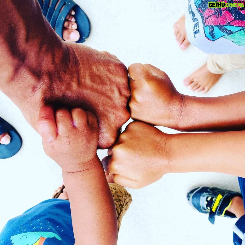 Rockmond Dunbar Instagram - My three sons....Czar 4, Pharaoh 2.5 and Sultan 15 months...Helping them find their purpose in life.... Such a beautiful journey... #son #dad #blackhomeschool #laugh #bestoftheday #bestfriends #quarantine