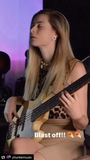 Rockwilder Instagram - THIS IS SO CHILL!! @yhuntermusic Vintage Chill Vibes feat. @anastasia_unlymited_bass #ChillMusic #ChillHop #ChillBeats #YaahnHunterJr #ThatsHunter #AnastasiaPhonishka