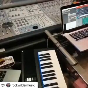 Rockwilder Instagram - It comes thru whatever DAW you use-ROCKWILDER 🔥🔥🔥UNIT 3 CHRONICLES!! @rockwildermusic with @erick_sermon ENCORE!!!! Memorial weekend!!! DEF SQUAD MARATHON!!! @Rockwilder got  4 machines up, MPC, LOGIC MASCHINE AND REASON working on all of them! For the #vernia album! He does this all the time! #squadlife #nativeinstruments #maschinemk3 #akai #mpcrenaissance #logic #apple #propellerheadreason