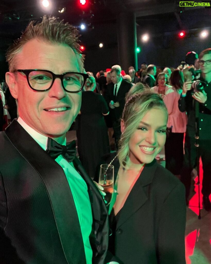 Rodger Corser Instagram - What a great night! Hosting the @ssfcrabbitohs #redandgreenball and getting to bring this cheeky one along… @zipporraahh …..so shy wish she’d come out of her shell a bit😜 Congrats to all the winners! Up the #rabbitohs watch out next week chooks ya ran ya race last night!! #sstid #uptherabbitohs #daddydaughterdate