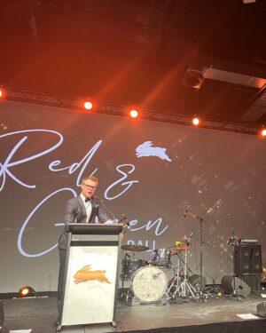 Rodger Corser Instagram - What a great night! Hosting the @ssfcrabbitohs #redandgreenball and getting to bring this cheeky one along… @zipporraahh …..so shy wish she’d come out of her shell a bit😜
Congrats to all the winners! Up the #rabbitohs watch out next week chooks ya ran ya race last night!!
#sstid #uptherabbitohs #daddydaughterdate