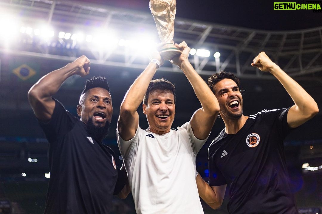 Rodrigo Faro Instagram - A legenda é com vocês 😂 Allianz Parque