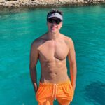 Rodrigo Faro Instagram – O descanso do guerreiro…❤️🇧🇷
