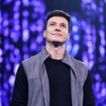 Rodrigo Faro Instagram - É HOJE! 🥳 @rodrigofaro vai apresentar a repescagem do #CantaComigo 🎤 Qual candidato merece uma segunda chance? Comente! 👇 A gente se encontra, às 17h45, na @recordtvoficial 🎤