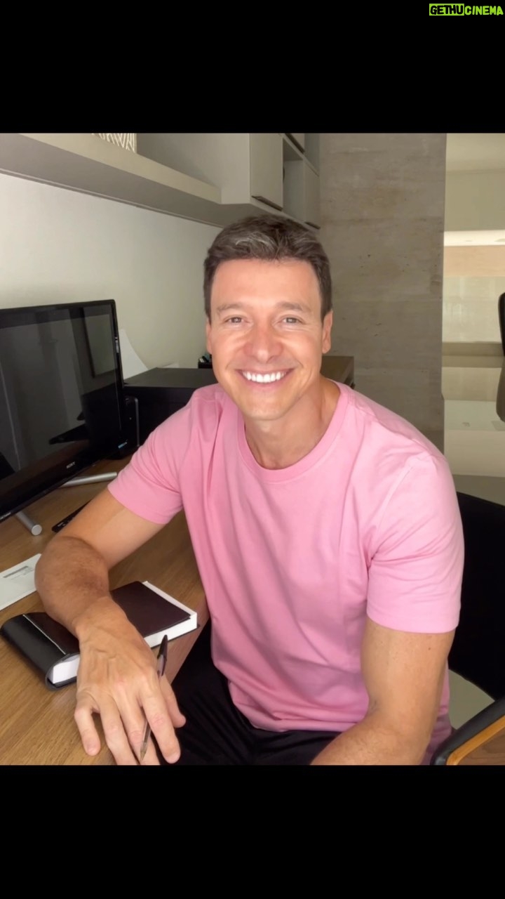 Rodrigo Faro Instagram - Se você assim como milhares de brasileiros financiou um veículo e está com as parcelas atrasadas, sua dívida está virando uma bola de neve devido ao juros cobrado pelo atraso, correndo risco de ter o seu veículo aprendido! Eu, Rodrigo Faro indico a @triesolucoes para negociar sua dívida com uma redução no valor de até 50%. Ligação gratuita ou WhatsApp 0800 765 5575.