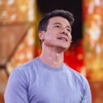 Rodrigo Faro Instagram - Eita, que ele tá animado! ✨ O #CantaComigo está se aproximando de seus momentos finais e @rodrigofaro promete grandes emoções 🥳 A gente se encontra, às 18h, na @recordtvoficial 🎤