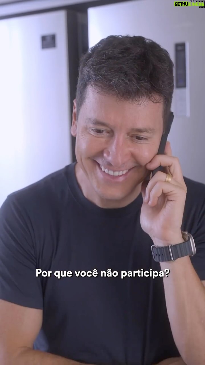 Rodrigo Faro Instagram - Parecia tão real.. 🥹 Que pesadelo horrível! Fiquei aqui imaginando como deve ser ruim passar por isso… 👉“VOCÊ ESTÁ DEMITIDO!” Ave Maria! 💡Pensei: deve haver alguma coisa que eu possa fazer. Liguei para a minha amiga Dri do @estrategiaconcursos e descobri que tem mesmo!!! E combinamos de fazer um evento gratuito ao vivo no dia 🗓️ 2 de janeiro, 10 horas da manhã, para todo o Brasil!!!! Vai ser no canal oficial do YouTube do @estrategiaconcursos. 🦉 Um mega evento sobre NUNCA MAIS SER DEMITIDO! 🚫 E você é meu convidado especial! 🔗 link do evento na bio! #estrategiaconcursos #concurseiro #concursosfederais #publi
