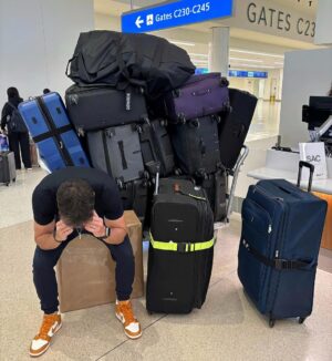 Rodrigo Faro Instagram - Hora de voltar pro Brasil…🤷🏻‍♂️🤦🏻😂