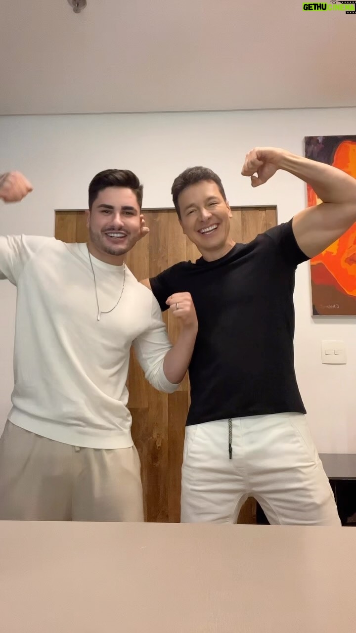 Rodrigo Faro Instagram - O @lucassouza_ofl me ensinou a trend da nova música do @pedrosampaio 🎶 Gostaram? 🔥