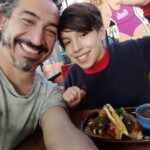 Rodrigo González Instagram - Miércoles de comida sin culpa! Hoy, tacooos! 🐷🐷🐷🐷 Mañana dieta! #santi @tquilachile