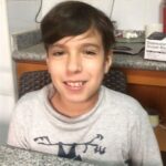 Rodrigo González Instagram - Me vino a ver mi querido amigo @danielmoya88 de @sowmira333 su local en Miraflores 333. Si trabajas en el centro y quieres comer rico! Anda! Etiquétanos y recibe un 20% de descuento! Etiqueta @gonzalezcomediante y @sowmira333 Actuación especial de mi santiiiiii