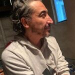Rodrigo González Instagram - Años sin el pelo largo... Esperando empezar @robinsones.serie @tharsismarcos pura obediencia para usted jefazo! #pescador #actuar #quieroactuarya