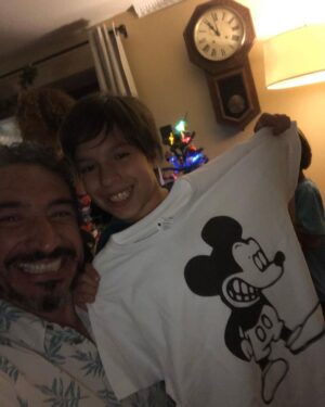 Rodrigo González Instagram - Feliz navidad para todos y todas! Armonía y paz. Sencillez y amor.