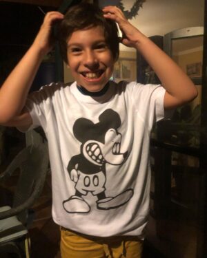 Rodrigo González Instagram - Mi todo, mi luz, mi vida. Te amo con la fuerza de mil mares e infinitos soles. Gracias por elegirme como tú papá! Hace 11 años llegaste a nuestras vidas! Feliz cumpleaños Santi de mi amor! Toda la luz para ti, mi papita! #teamo❤️