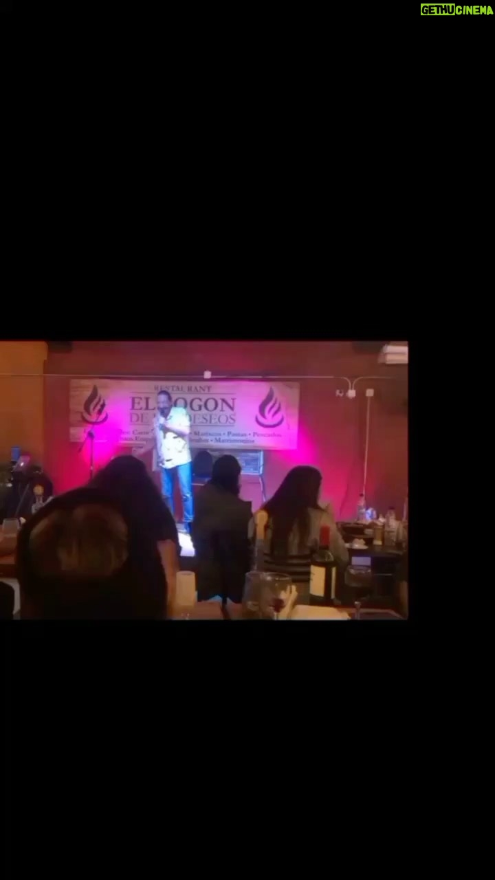 Rodrigo González Instagram - Se pasó la raja. Gracias por llenar los últimos shows que he hecho!!! Gracias @elfogondelosdeseos