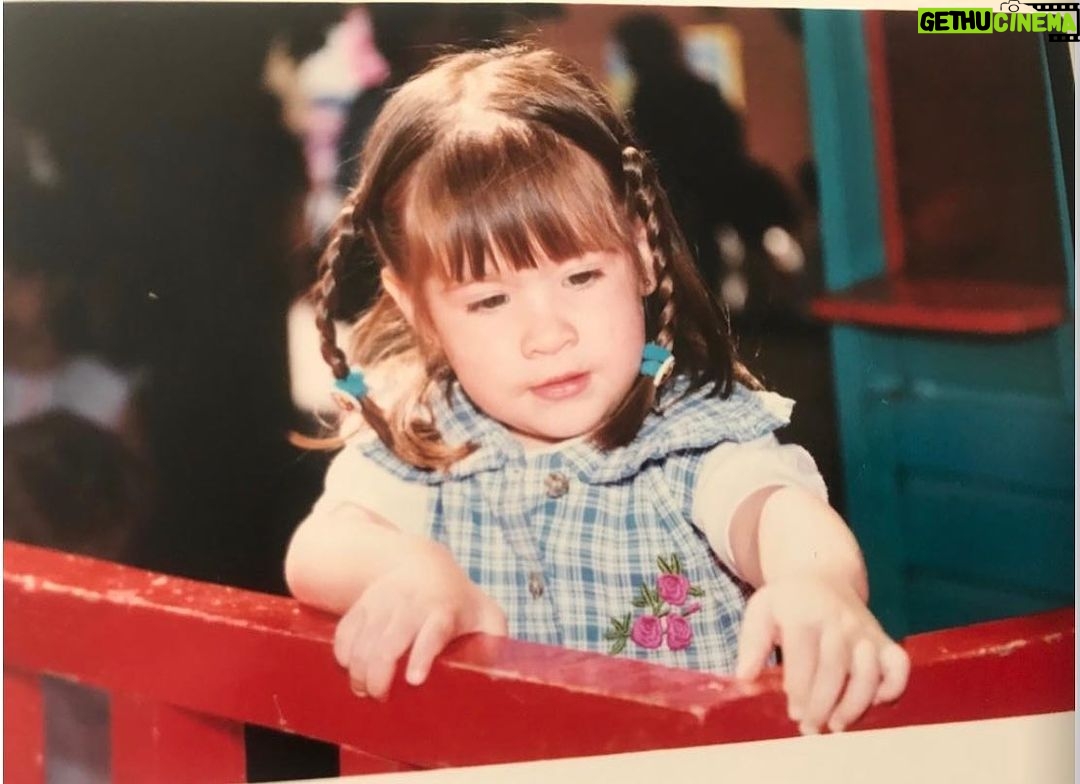 Rodrigo González Instagram - Feliz cumpleaños amor Isidora de mi ❤️ hija hermosa, talentosa, dulce, inteligente y bondadosa. Amor, te amo y te admiro profundamente. Estoy orgulloso de ti, de tus logros y de como te has construido. Felicidades mil, mil felicidades mujer hermosa. Te amo!
